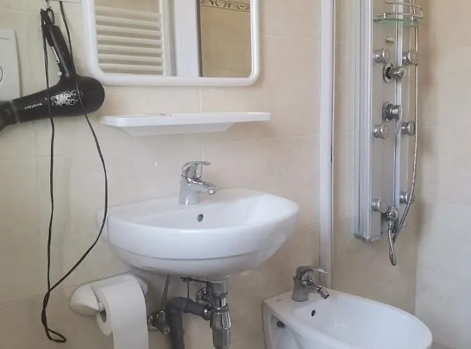 Moresco - Piscina Village Hotel