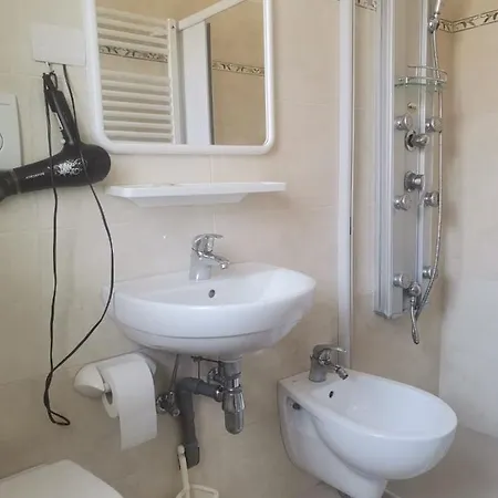 Moresco - Piscina Village 酒店