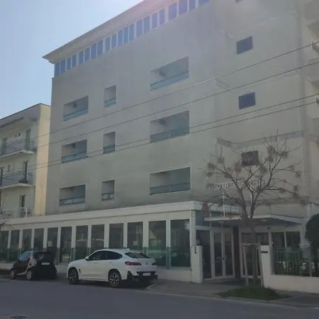 Moresco - Piscina Village 호텔 2*