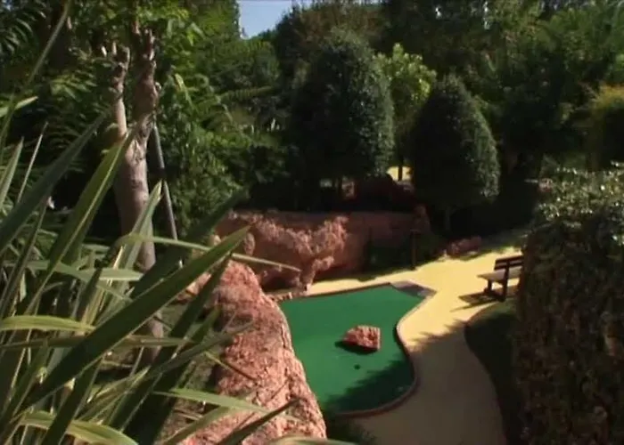 Moresco - Piscina Village Hotel